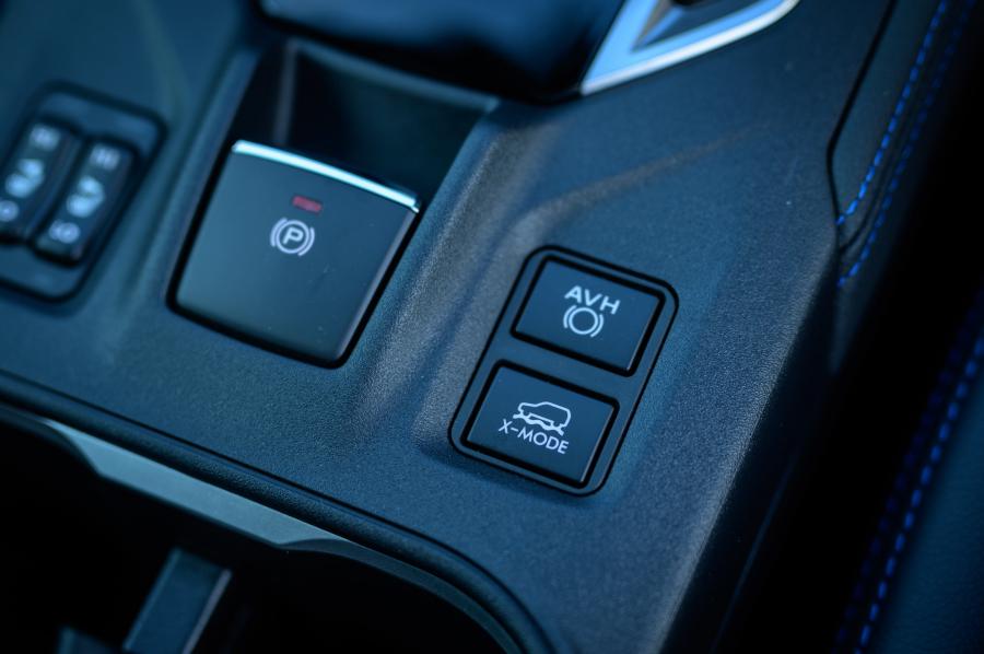 Детали интерьера Subaru XV e-Boxer 2018 года  (JP) (фото 18 из 27)